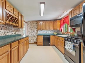 9 Oaklandvale Ave, Saugus MA 01906