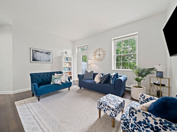 100 Parks St 35, Duxbury MA 02332