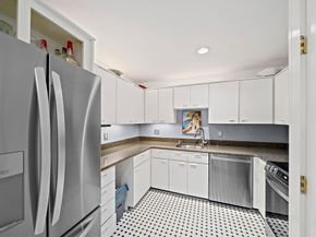 100 Parks St 35, Duxbury MA 02332