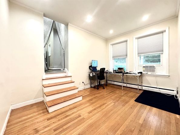 15-17 University Rd 22, Brookline MA 02445