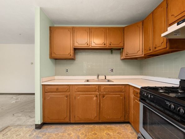 141 Willard St 8, Quincy MA 02169