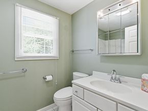11 Thornton Dr, Burlington MA 01803