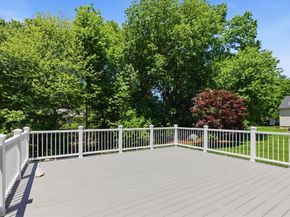 11 Thornton Dr, Burlington MA 01803