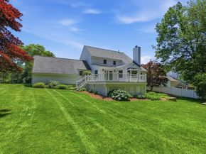 11 Thornton Dr, Burlington MA 01803