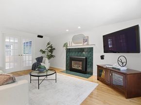 11 Thornton Dr, Burlington MA 01803