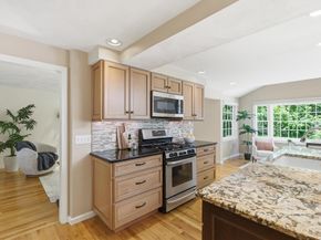 11 Thornton Dr, Burlington MA 01803