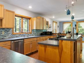1132 Doe Valley Rd, Athol MA 01331