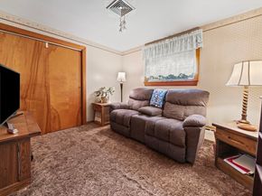 111 Hamilton St, Saugus MA 01906
