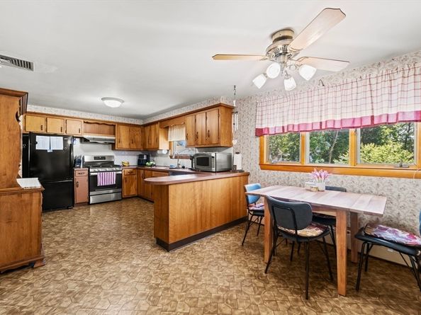 111 Hamilton St, Saugus MA 01906
