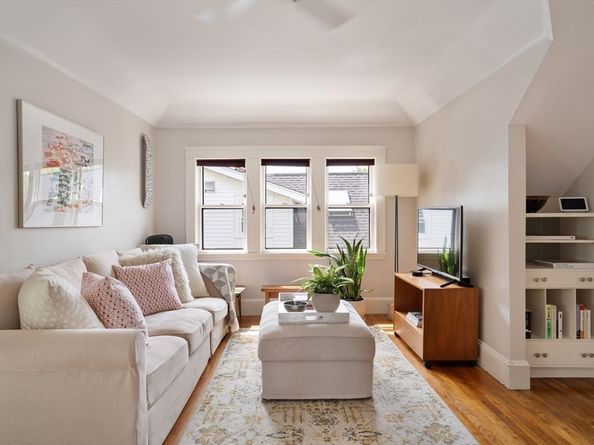 10-12 Notre Dame Avenue 3, Cambridge MA 02140