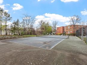 321 Place Ln 321, Woburn MA 01801