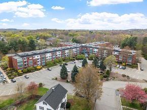 321 Place Ln 321, Woburn MA 01801