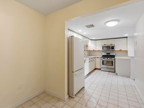 321 Place Ln 321, Woburn MA 01801