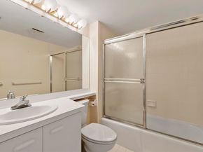 321 Place Ln 321, Woburn MA 01801