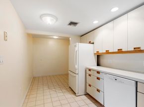 321 Place Ln 321, Woburn MA 01801