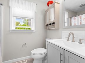 10 Riverview Way A, Gloucester MA 01930