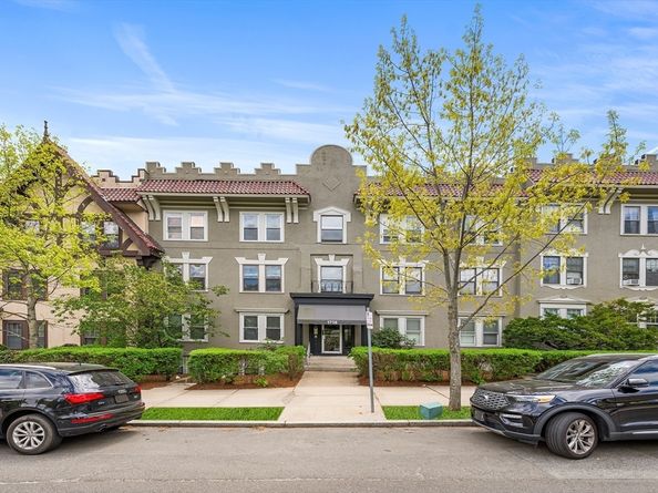 1738 Commonwealth Ave 4, Boston MA 02135