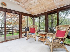 33 Monroe St, Shrewsbury MA 01545