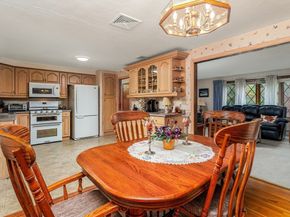 33 Monroe St, Shrewsbury MA 01545