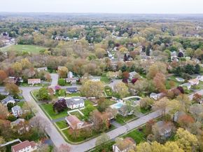 33 Monroe St, Shrewsbury MA 01545