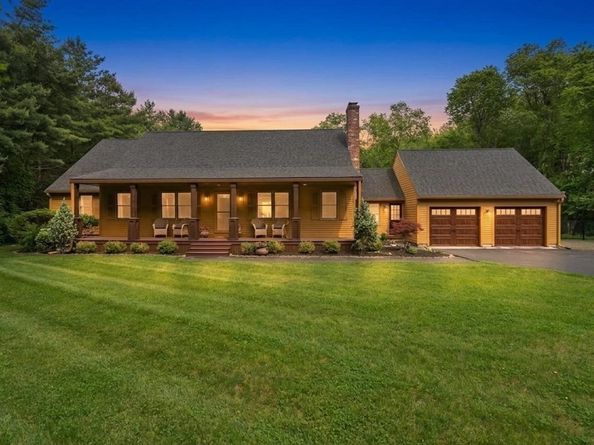 17 Leonard St, Lakeville MA 02347