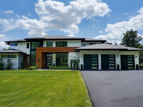 556 Middle Road, Boxborough MA 01719