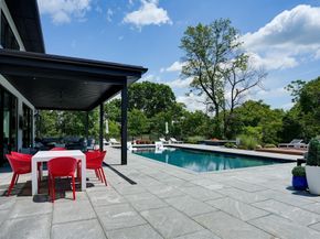 556 Middle Road, Boxborough MA 01719