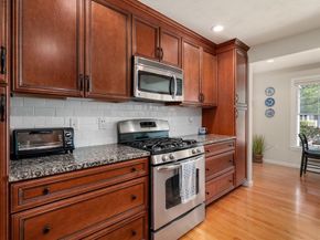 3 Flint Pond Dr 3, Grafton MA 01536