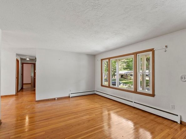 12 Abbott Lane, Chelmsford MA 01824