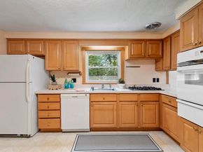 12 Abbott Lane, Chelmsford MA 01824