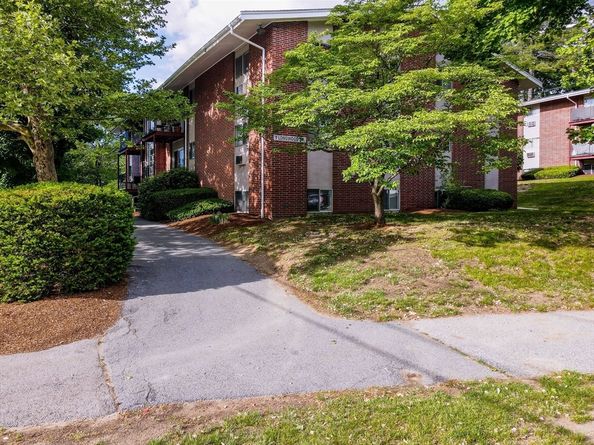 9 Longwood Dr 1, Andover MA 01810