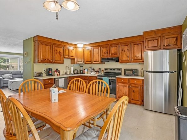 20 Douglas Dr 20, East Bridgewater MA 02333