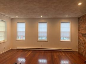 30-32 Water St 5, Newburyport MA 01950