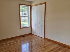 14 Pinewood Lane, Worcester MA 01609