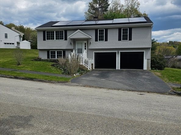 14 Pinewood Lane, Worcester MA 01609