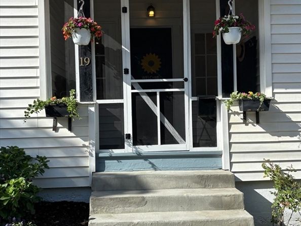 19 Brinsley St, Quincy MA 02169