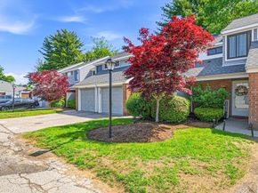 153 Greenbrook Dr 153, Stoughton MA 02072