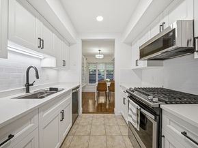 153 Greenbrook Dr 153, Stoughton MA 02072