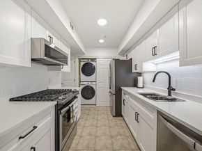 153 Greenbrook Dr 153, Stoughton MA 02072