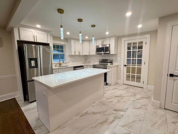 714 Lynnfield St, Lynn MA 01904