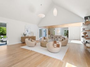 21 White Oak Rd, Newton MA 02468