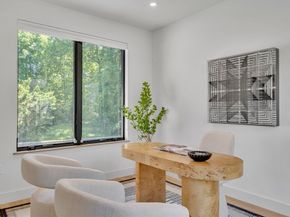 1242 Beacon St 1242, Newton MA 02468