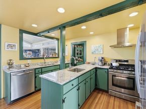 204 Village St, Medway MA 02053