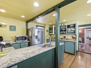 204 Village St, Medway MA 02053