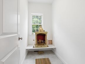 9 Boxwood Rd, Westford MA 01886