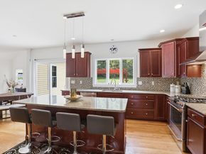 9 Boxwood Rd, Westford MA 01886