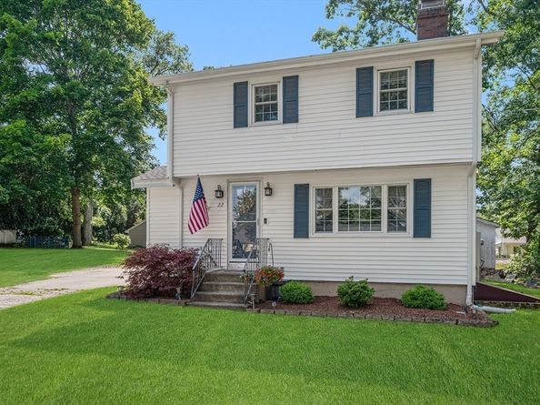 22 Clyde St, Blackstone MA 01504