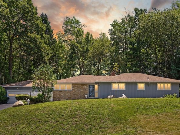 5 Woodland Drive, Paxton MA 01612