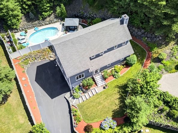 4 Waldingfield Lane, Peabody MA 01960