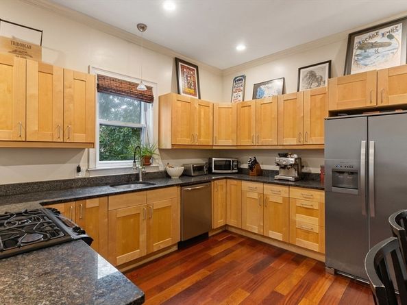 10 Beacon St. 1, Chelsea MA 02150